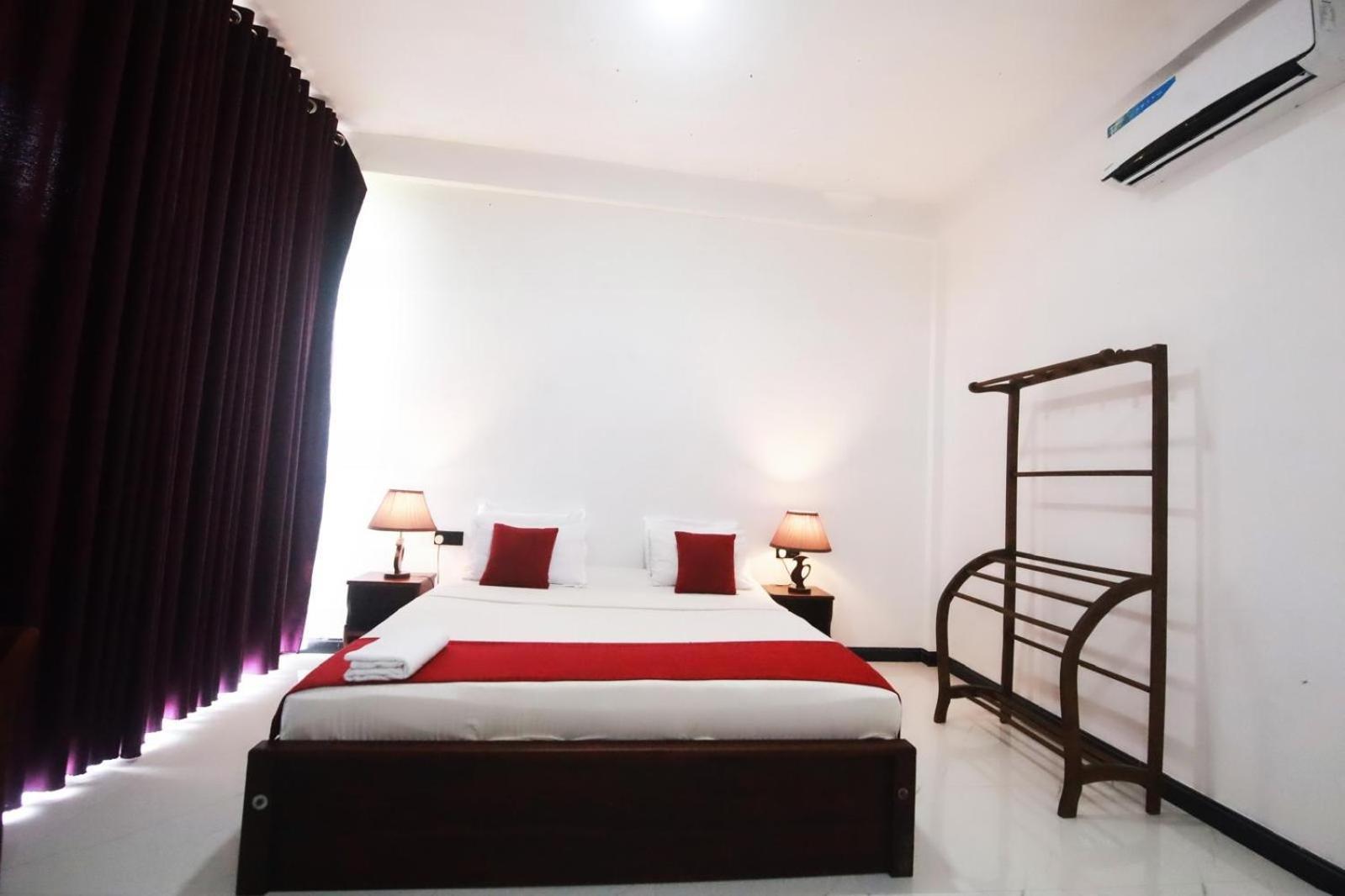 Ciel Star Anuradhapura Hotel Bagian luar foto