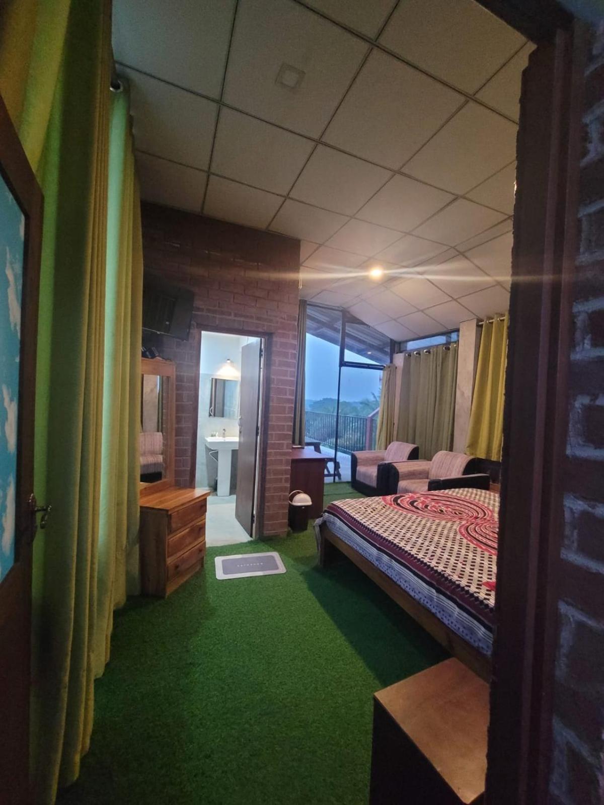 Ciel Star Anuradhapura Hotel Bagian luar foto