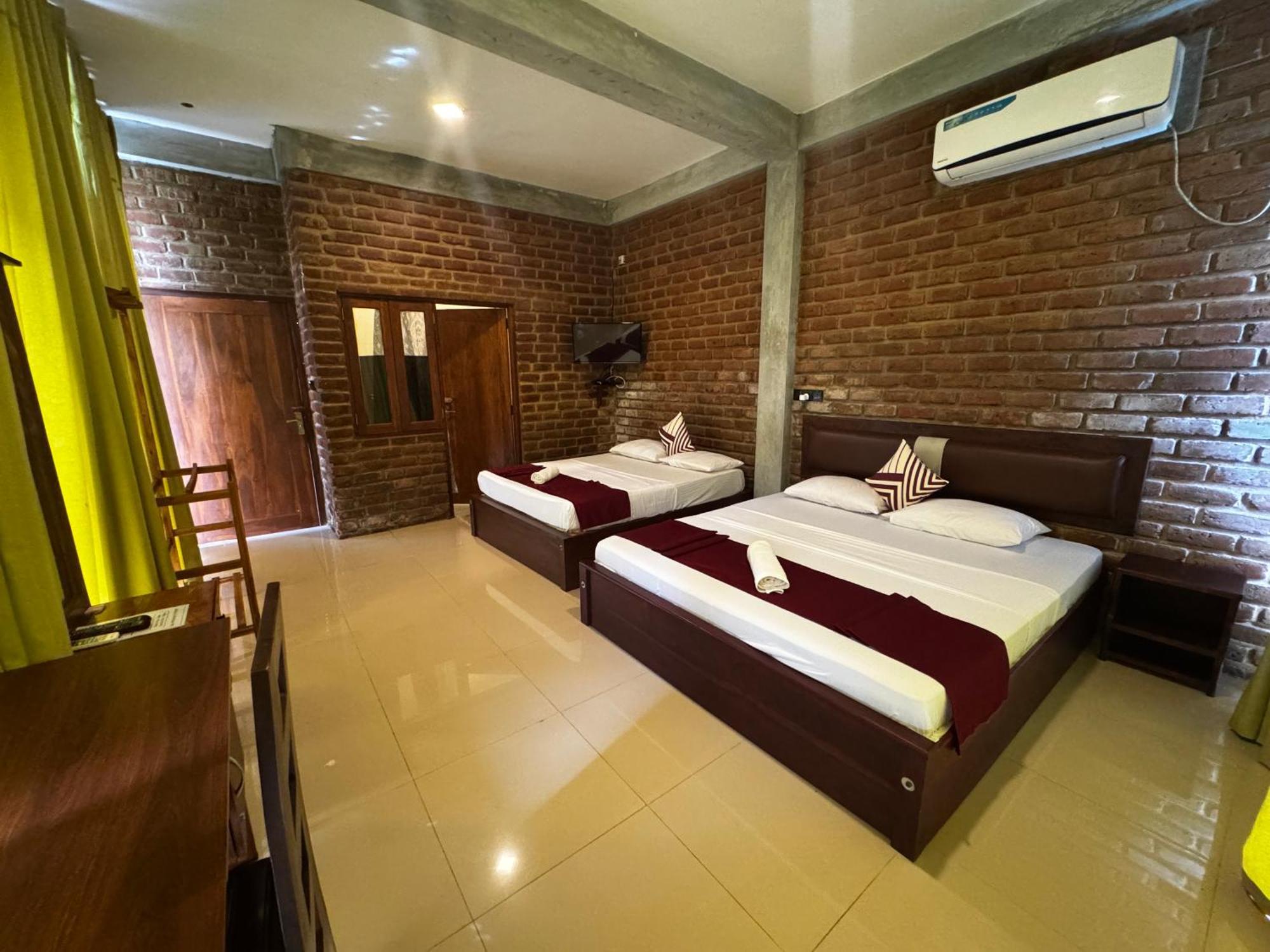Ciel Star Anuradhapura Hotel Bagian luar foto